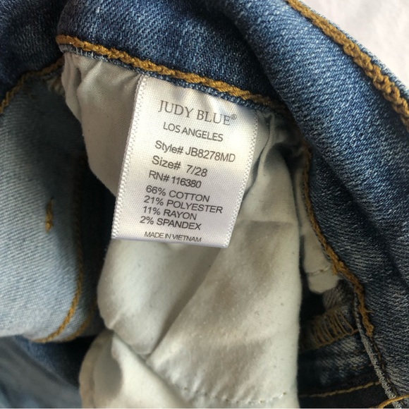 Judy Blue Denim Med Wash, Split Hem Mid-Rise, Jeans, Size 7/28 - Picture 6 of 6
